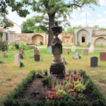 Grabmäler auf dem Stadtfriedhof St. Maximi in Merseburg