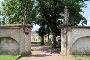 Tor zur 2. Abteilung des Stadtfriedhofs St. Maximi in Merseburg