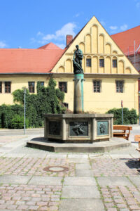 Jahreszeitenbrunnen in Merseburg (Gewandbrunnen)