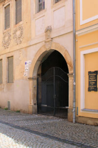 Portal Große Wenzelsstraße 40 in Naumburg