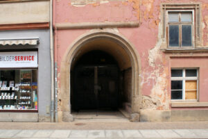 Portal am ehem. Gasthof „Zu den drei Schwanen“ in Naumburg