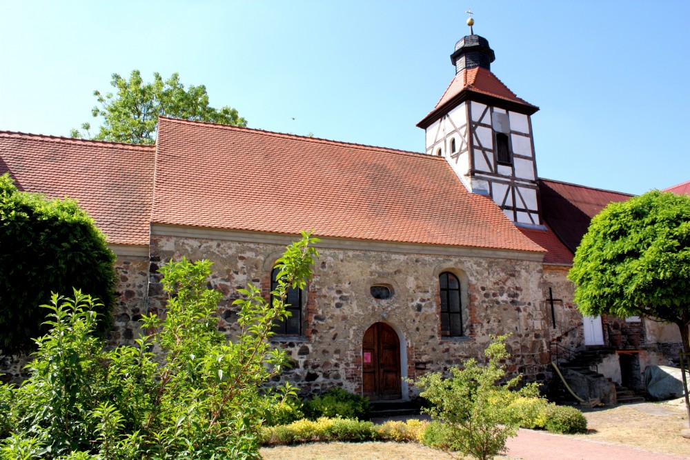 Ev. Kirche Buro (bei Dessau-Roßlau) › Kirchen, Landkreis Wittenberg ...